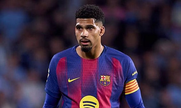 Ronald Araujo có thể tái xuất ở trận đấu với Real Oviedo.