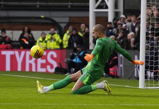  Sanchez đã có pha cứu thua mười mươi.