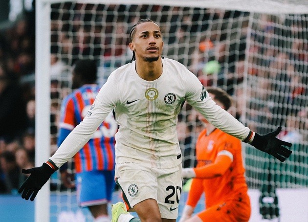  Pedro ghi bàn ở đầu hiệp 2.