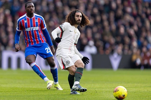 Marc Cucurella - 6.8 điểm Cucurella thường xuyên dâng cao xâm nhập khu vực 1/3 cuối sân đối phương. Những quả tạt của hậu vệ người Tây Ban Nha có độ khó chịu nhất định, tạo ra một vài cơ hội cho đồng đội.