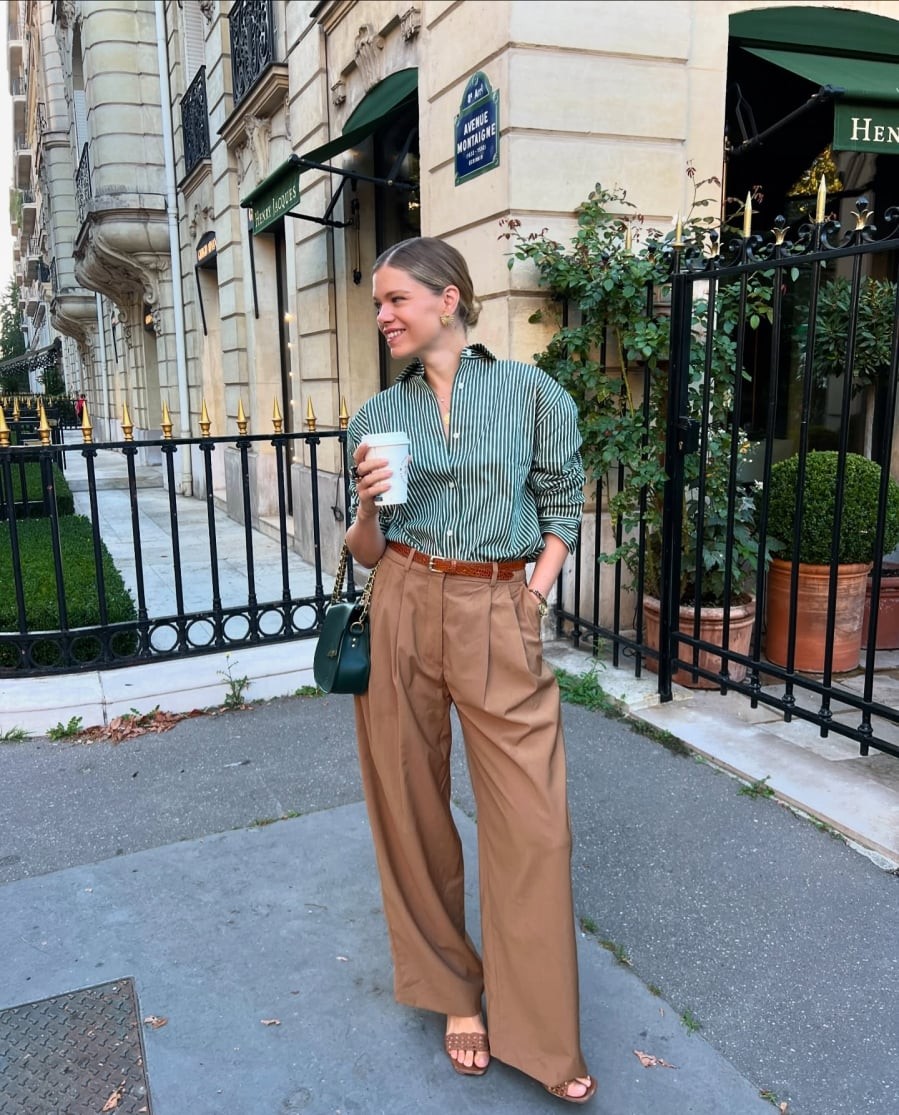 Họ thường chọn họa tiết nhỏ, màu sắc hài hòa, tránh những chi tiết quá rực rỡ hoặc cầu kỳ.