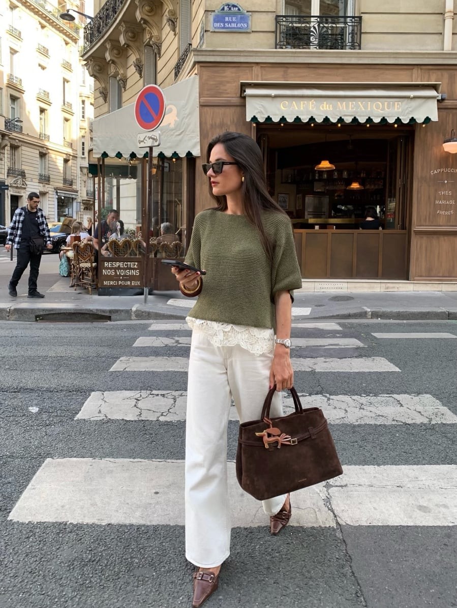  Những món đồ tưởng chừng đơn giản này lại giúp làm nổi bật tinh thần tự do, phóng khoáng mà phụ nữ Pháp luôn hướng đến