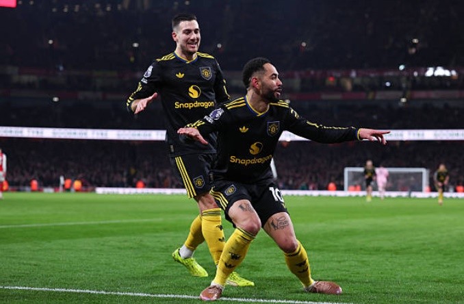 Cunha định đoạt màn đại chiến.