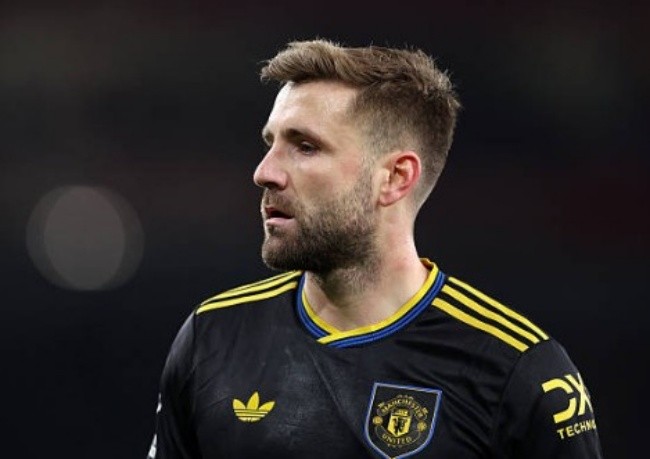 Luke Shaw - 6.5 điểm. Đối đầu với một Bukayo Saka đầy tốc độ và kỹ thuật, Shaw đã hoàn thành nhiệm vụ ở mức chấp nhận được, dù không hỗ trợ quá nhiều cho mặt trận tấn công.