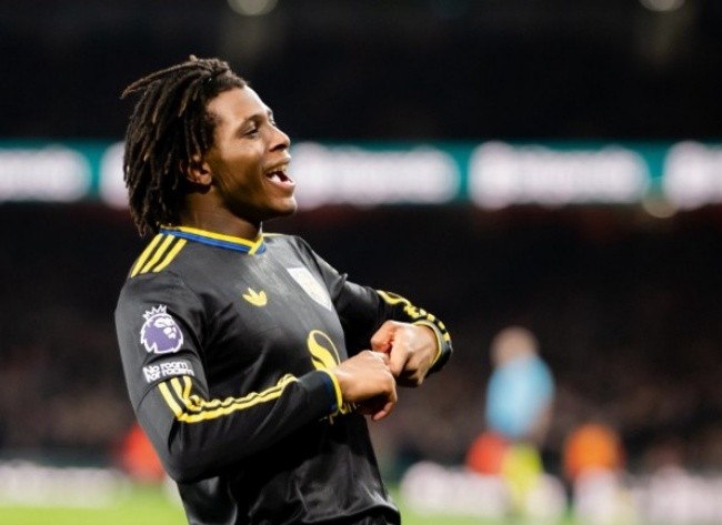 Patrick Dorgu - 7.7 điểm. Sau hiệp một khá trầm lắng, Dorgu đã bùng nổ trong hiệp hai với một khoảnh khắc thiên tài. Cú vô lê sấm sét từ ngoài vòng cấm là điểm nhấn lớn nhất, góp phần thay đổi cục diện trận đấu.