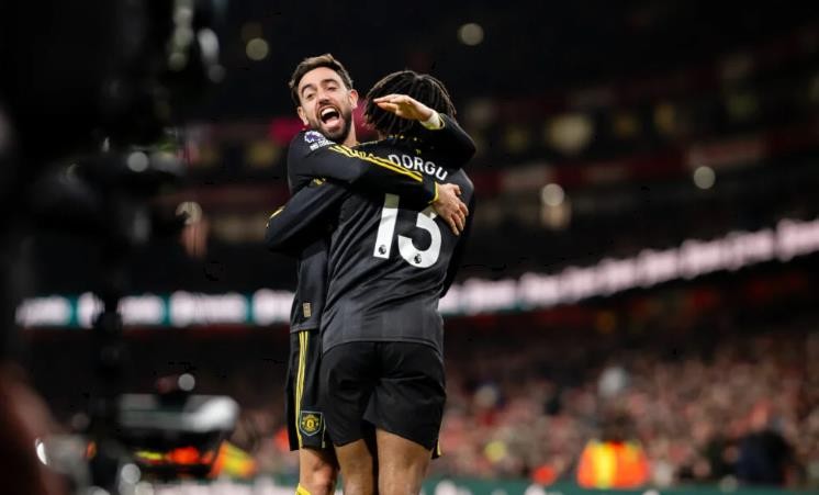 Bruno Fernandes là trung tâm trong lối chơi MU.