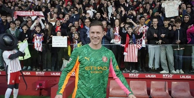 Ter Stegen mặc áo số 22 tại Girona.
