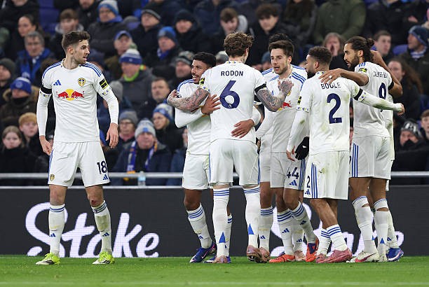 Leeds United gây ra không ít khó khăn cho Everton.