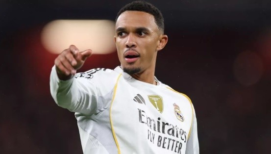 Đang rộ lên những tin đồn về việc Alexander-Arnold có thể tái hợp Liverpool.