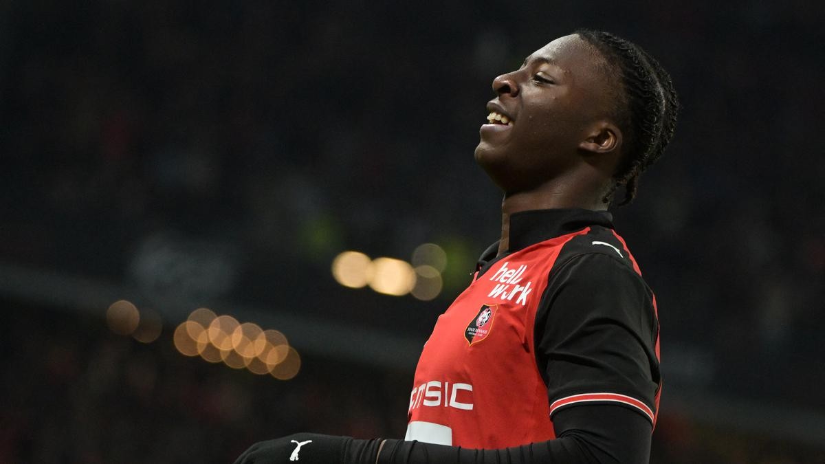 Meite đang ở trong tầm ngắm của Man United.