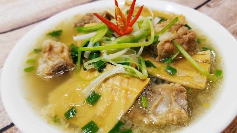 Cách nấu gà với măng khô ngon