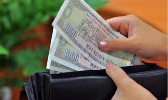 Tiền lẻ nếu để quá nhiều không chỉ gây bừa bộn mà còn bị cho là làm suy giảm năng lượng tài chính.