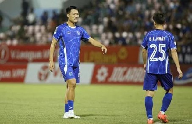 Mạc Hồng Quân trở lại V-League trong màu áo Becamex TP.HCM.