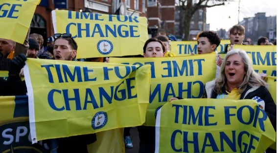 Fan Tottenham đang tạo ra làn sóng phản đối CLB.