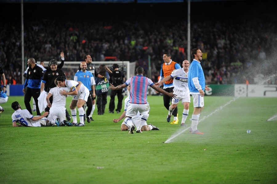 Khi bóng đá đẹp khuất phục trước lòng quả cảm.