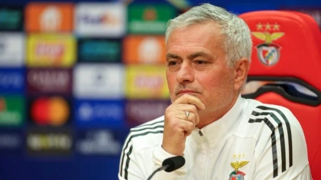 HLV Mourinho không bận tâm đến vụ bê bối Negreira.