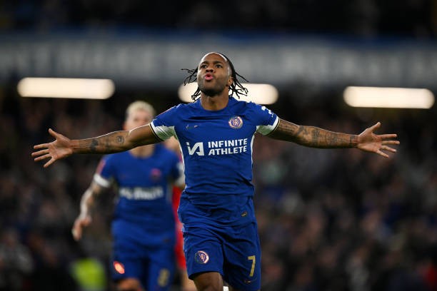 Sterling có thể tiếp bước những Romelu Lukaku hay Scott McTominay để tỏa sáng ở Serie A. 