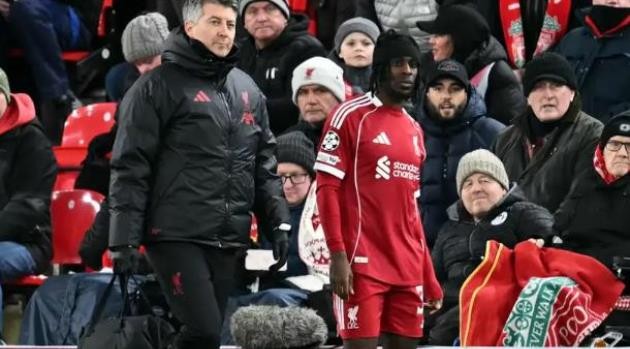  Jeremie Frimpong rời sân sau 4 phút thi đấu.