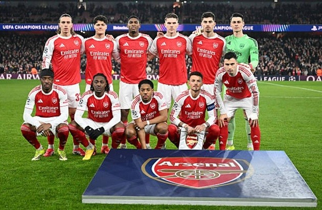 Đứng đầu là Arsenal với thành tích toàn thắng cực kỳ ấn tượng.