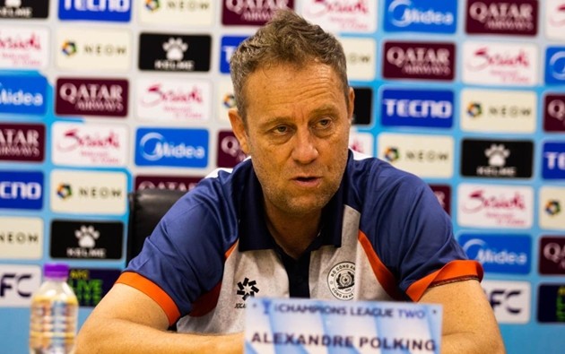 Ông Alexandre Polking chuyển hướng sang V-League.