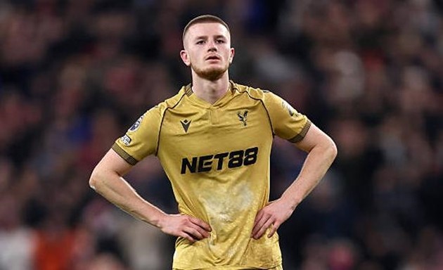 Adam Wharton thu hút sự quan tâm của nhiều ông lớn.