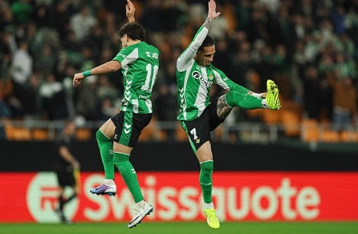 Không chỉ ghi bàn, Antony còn ''dọn cỗ'' cho đồng đội.