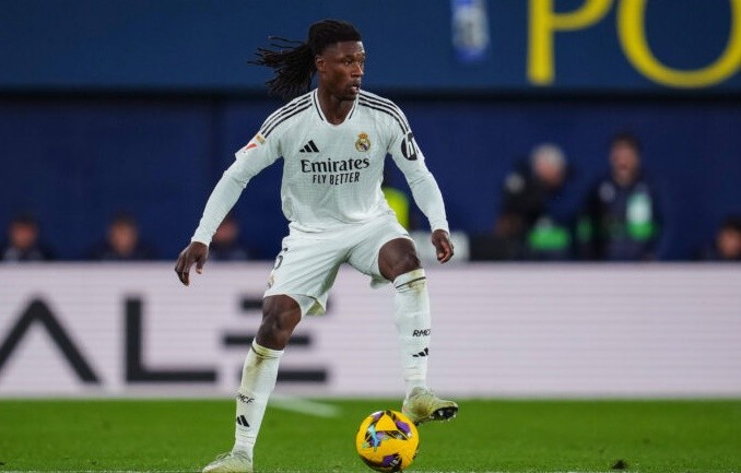 Cả Arsenal lẫn Liverpool đều muốn chiêu mộ Camavinga.