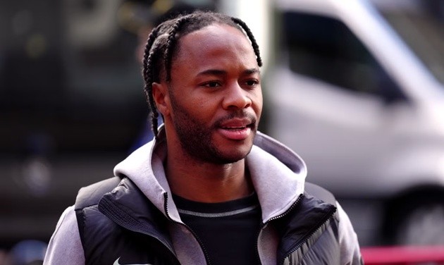Sterling sa sút một phần vì Chelsea liên tục thay HLV.