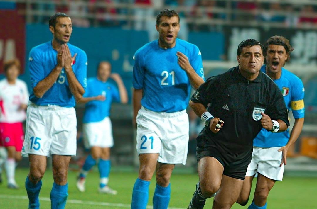 Khi Totti rời sân cùng niềm tin vỡ vụn.