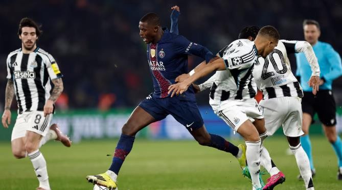 Newcastle là đội bóng Anh duy nhất phải chinh chiến ở trận play-off.