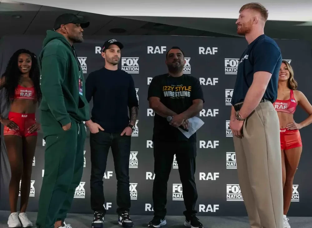 Yoel Romero và Bo Nickal trong một sự kiện quảng bá