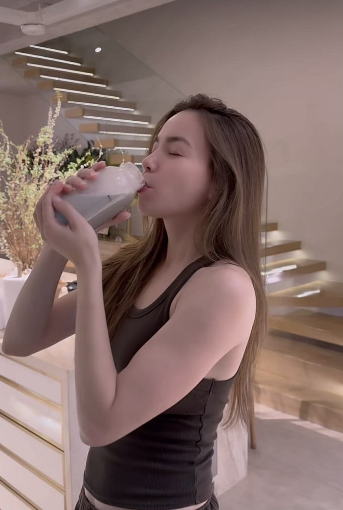 Để chuẩn bị cho sự kiện diễn ra tại Milan vào cuối tháng 2, Hồ Ngọc Hà bước vào giai đoạn siết cân với chế độ ăn uống được kiểm soát chặt chẽ.