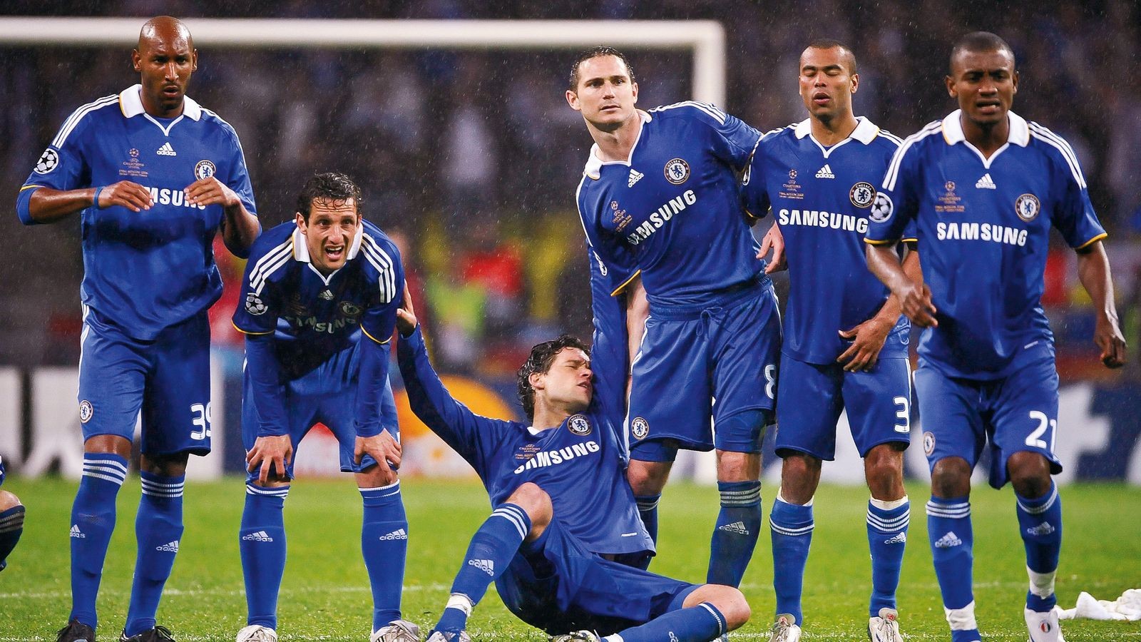 Moscow 2008 và cơn mưa của định mệnh.