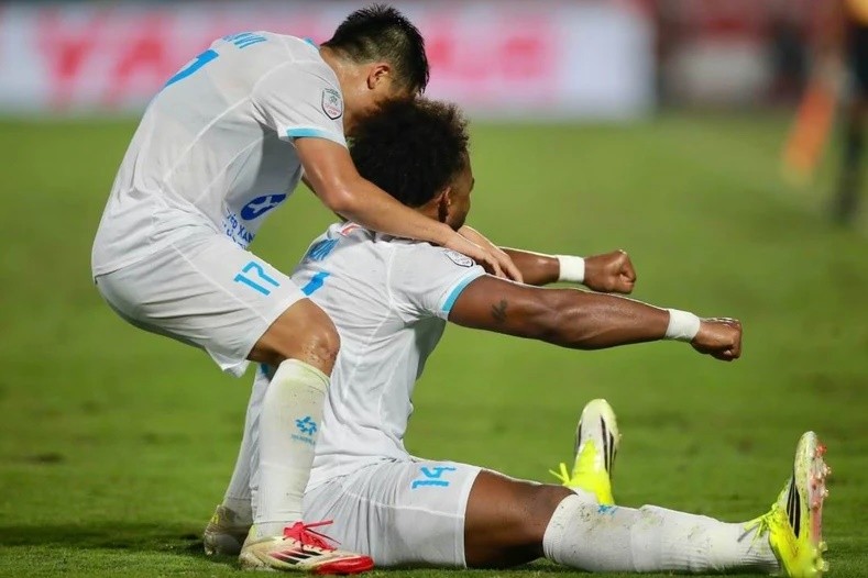 Xuân Son trở lại mạnh mẽ sau chấn thương.