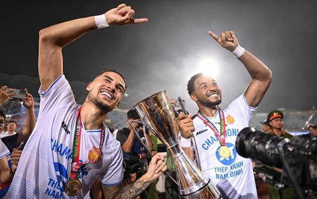 Xuân Son và Hendrio từng là cặp đôi ăn ý ở CLB Nam Định.