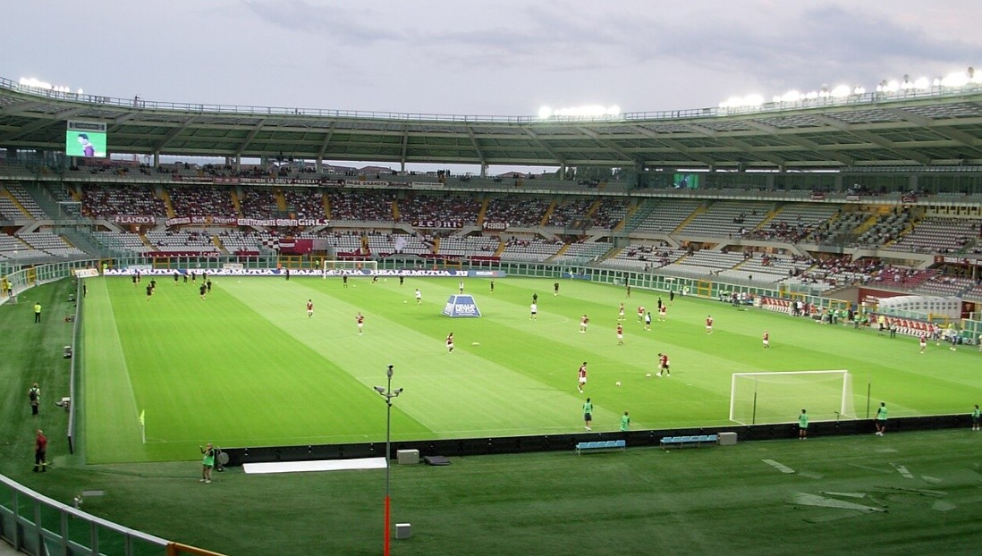 Sân vận động Olimpico Grande Torino năm 2007.