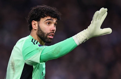 David Raya (7.6 điểm): Một buổi chiều tương đối nhàn hạ của thủ thành người Tây Ban Nha khi Leeds không tạo ra được quá nhiều sức ép đáng kể. Tuy nhiên, Raya vẫn duy trì sự tập trung cao độ trong các tình huống ra vào, khả năng xử lý bóng bằng chân và điều tiết nhịp độ từ phần sân nhà của anh vẫn đạt độ chuẩn xác rất cao.