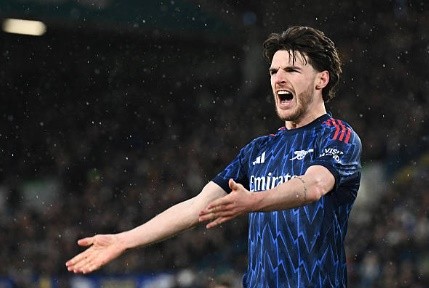 Declan Rice (7.8 điểm): Rice kết hợp cùng Zubimendi tạo thành cặp tiền vệ trung tâm đầy thép. Anh thi đấu năng nổ, có mặt ở mọi điểm nóng để thu hồi bóng và phát động tấn công. Đặc biệt trong hiệp hai, sự hiện diện của Rice giúp Arsenal hoàn toàn bóp nghẹt ý đồ lên bóng của đội chủ nhà.