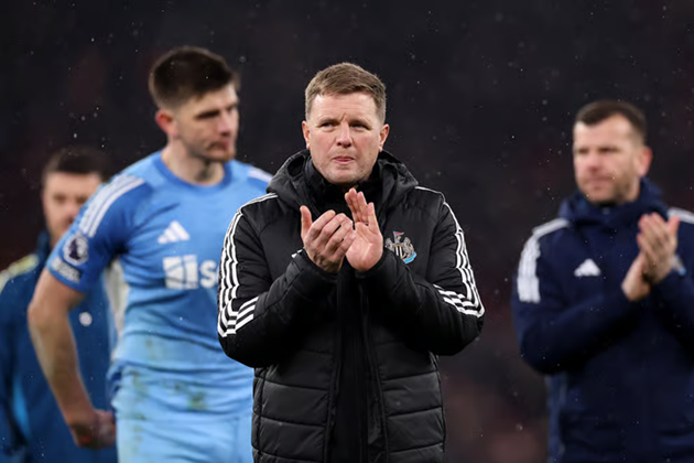 HLV Howe có những chia sẻ sau trận thua Liverpool.