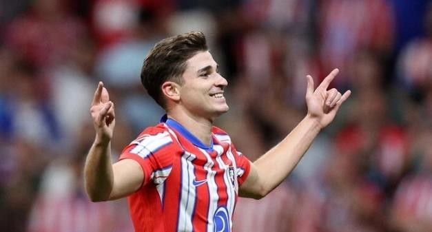  Julian Alvarez là ưu tiên của Arsenal.