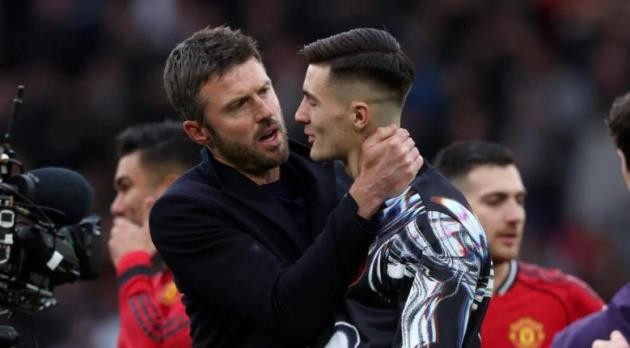 Sesko sẽ là chìa khóa để Carrick phá khối betong mà Fulham dựng nên.