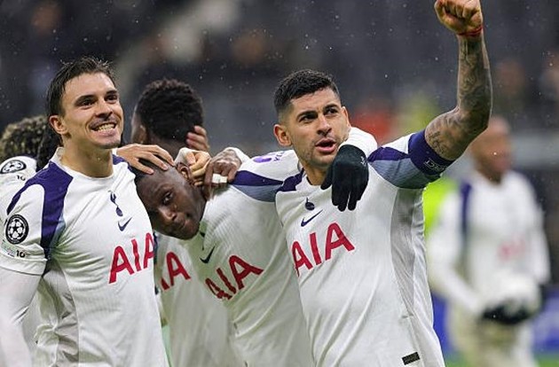 Tottenham Hotspur đang sở hữu phong độ trái ngược tại Ngoại hạng Anh và Champions League.