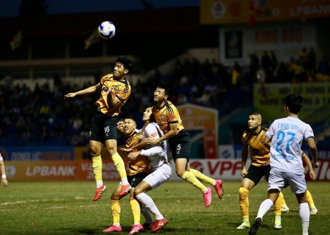 Thế trận kịch tính.