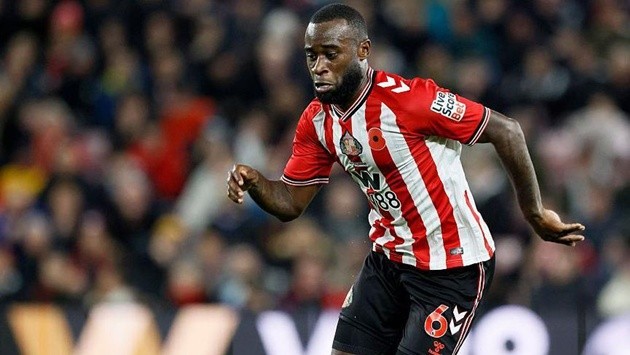 Cầu thủ Hà Lan sẽ giúp Liverpool giải quyết khủng hoảng hàng thủ.