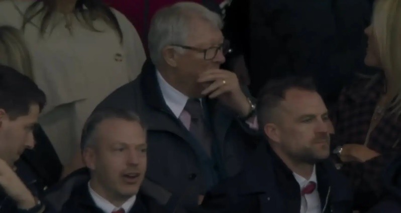 Biểu cảm của Sir Alex khi chứng kiến pha lập công mang đậm dấu ấn ''Fergie Time''.