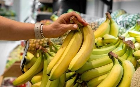 Nhiều người thấy chuối có đốm nâu li ti thì ngại mua, nhưng thực tế đây lại là dấu hiệu tốt. 