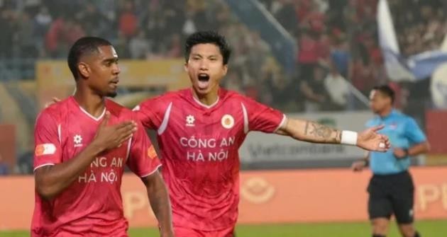 Văn Hậu có sự trở lại mạnh mẽ.