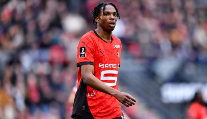 Liverpool khiến Chelsea choáng váng với thương vụ Jeremy Jacquet.