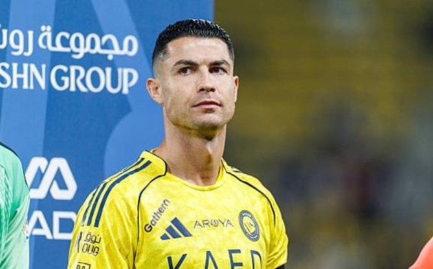 Cristiano Ronaldo từ chối ra sân cho Al Nassr.
