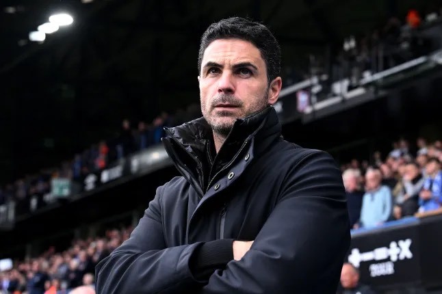Arteta thừa nhận Arsenal đang nỗ lực tìm kiếm tân binh. 